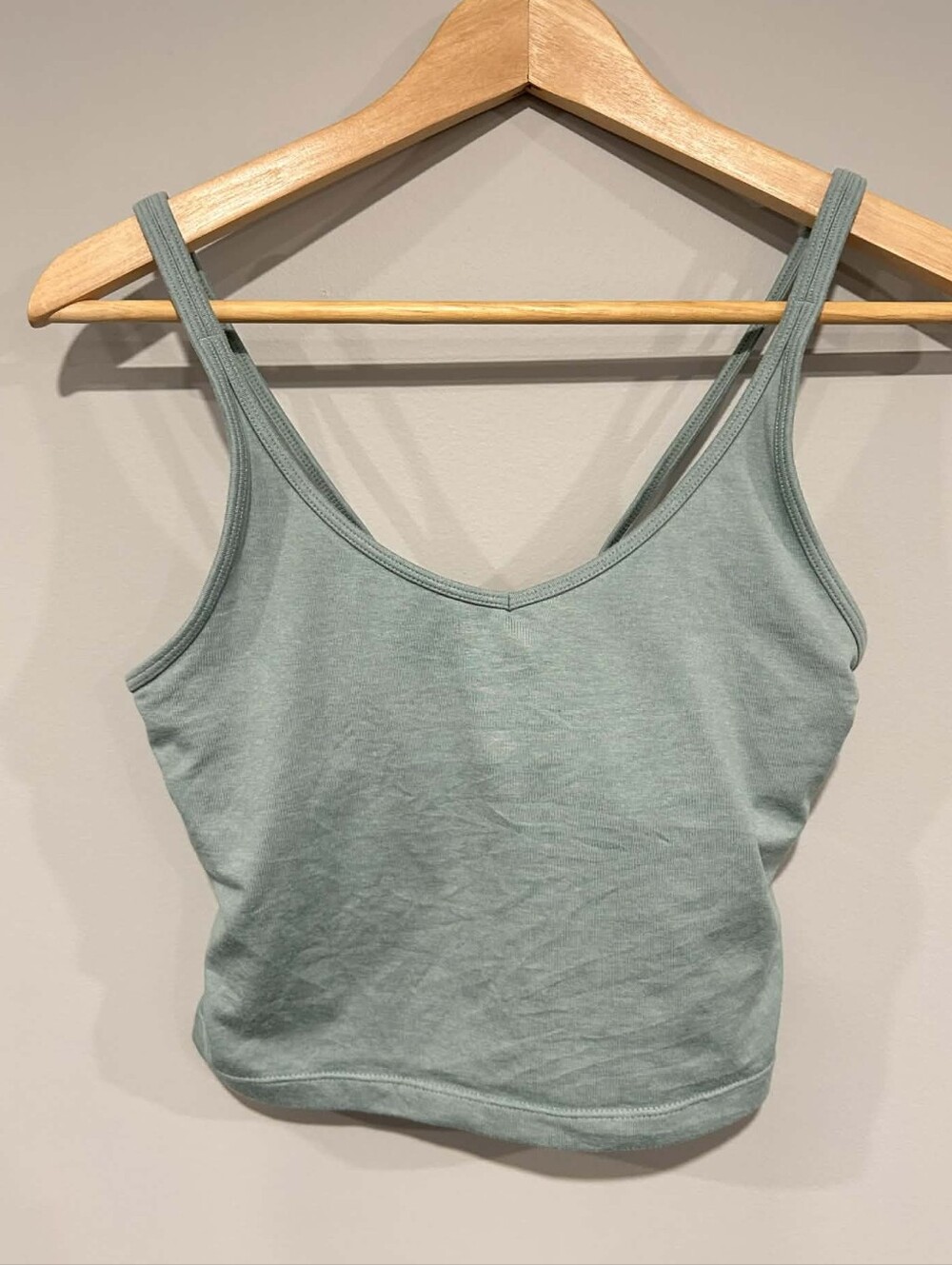 Vuori Halo Performance Sage Green Crop Tank, Style#VW1005, Medium